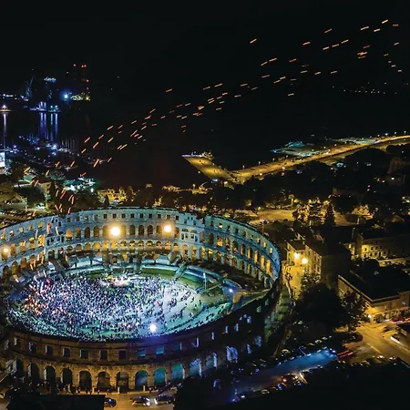 2 Bedroom Gorgeous In