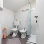 2 Bedroom Amazing Apartment In Pula Апартаменти