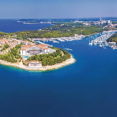 2 Bedroom Amazing Apartment In Pula * Пула