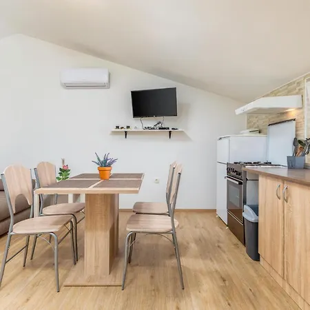 2 Bedroom Gorgeous In *