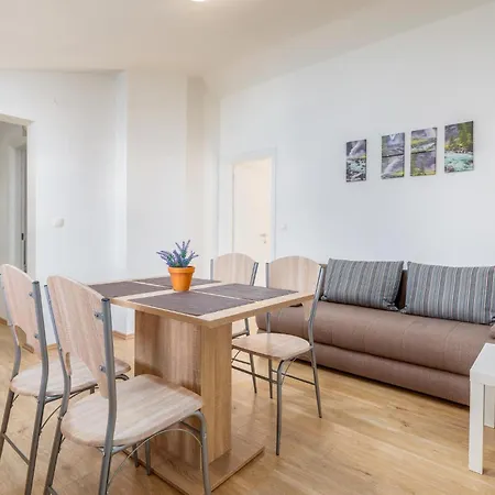 아파트 2 Bedroom Gorgeous In