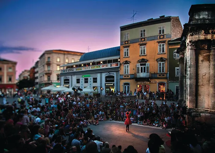 2 Bedroom Gorgeous In Pula